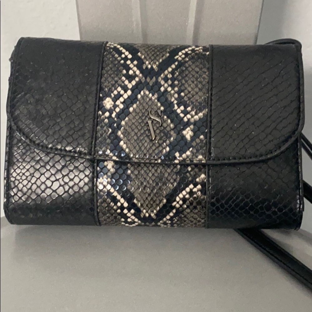 Simply Vera Wang crossbody snake bag